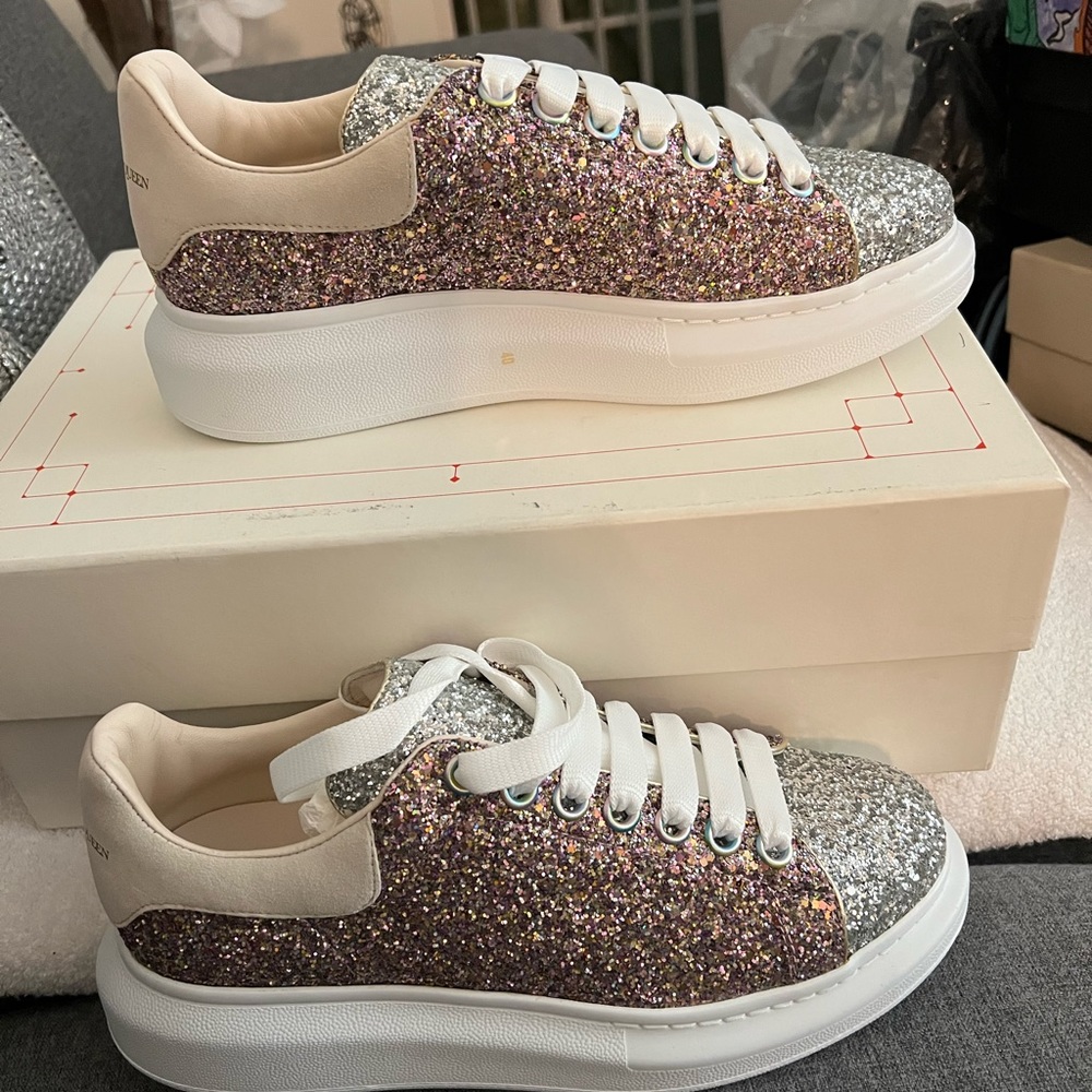 NIB Alexander McQueen Galaxy Glitter Sneakers Size 9/40 Price Firm